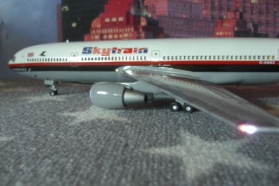 Laker-Skytrain-DC10-1-144-Revell3.jpg