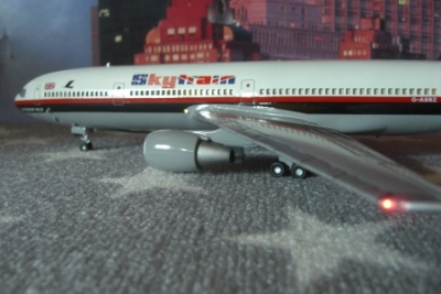 Laker-Skytrain-DC10-1-144-Revell2.jpg