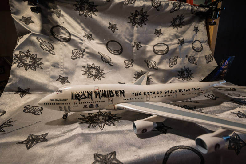 Fertig Revell Boeing 747 400 Ed Force One The Book Of Souls World Tour 16 1 144 Bauberichte Das Wettringer Modellbauforum